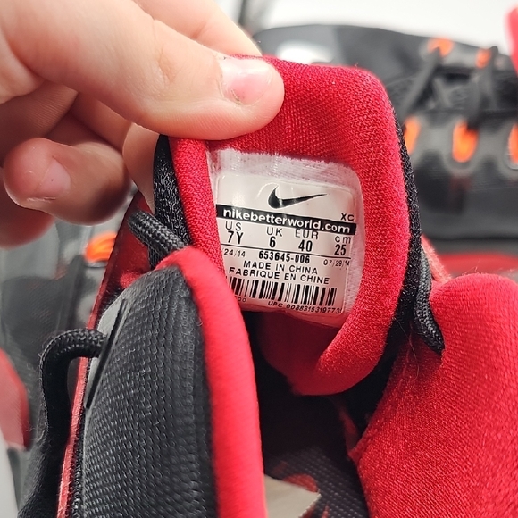 G Nike Lebron Zoom Soldier VIII 8 Black and Red Sz. 7 Y (Big Boy) 653645-006 - Picture 9 of 12